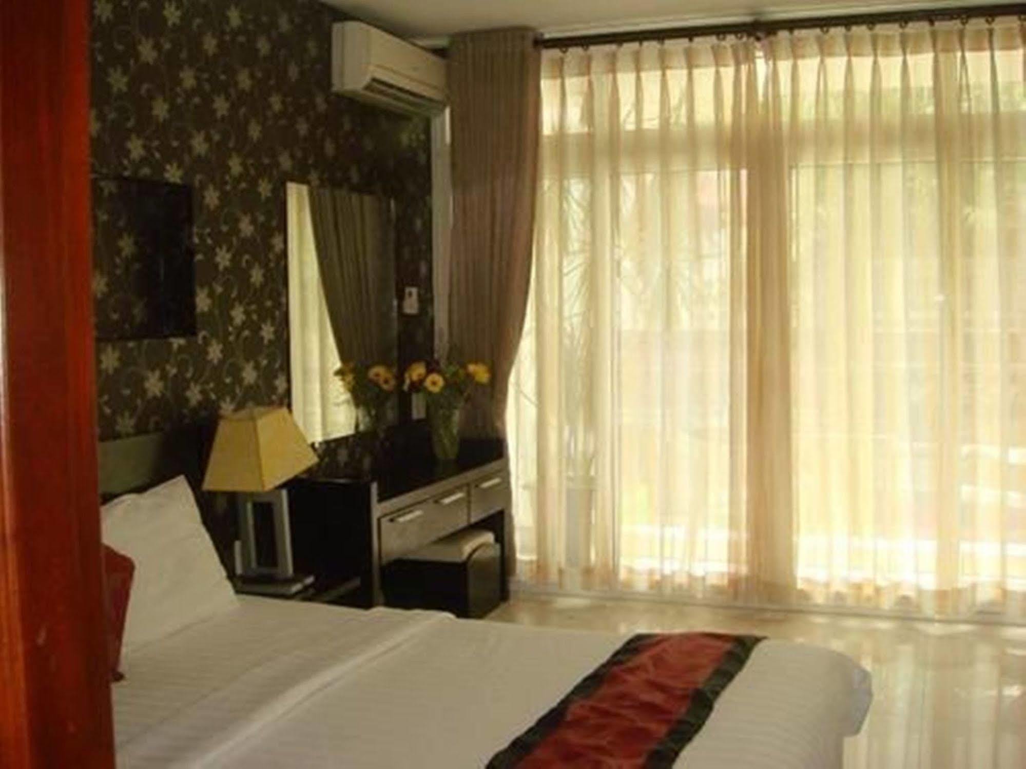 Trung Son Hotel Хошимин Екстериор снимка