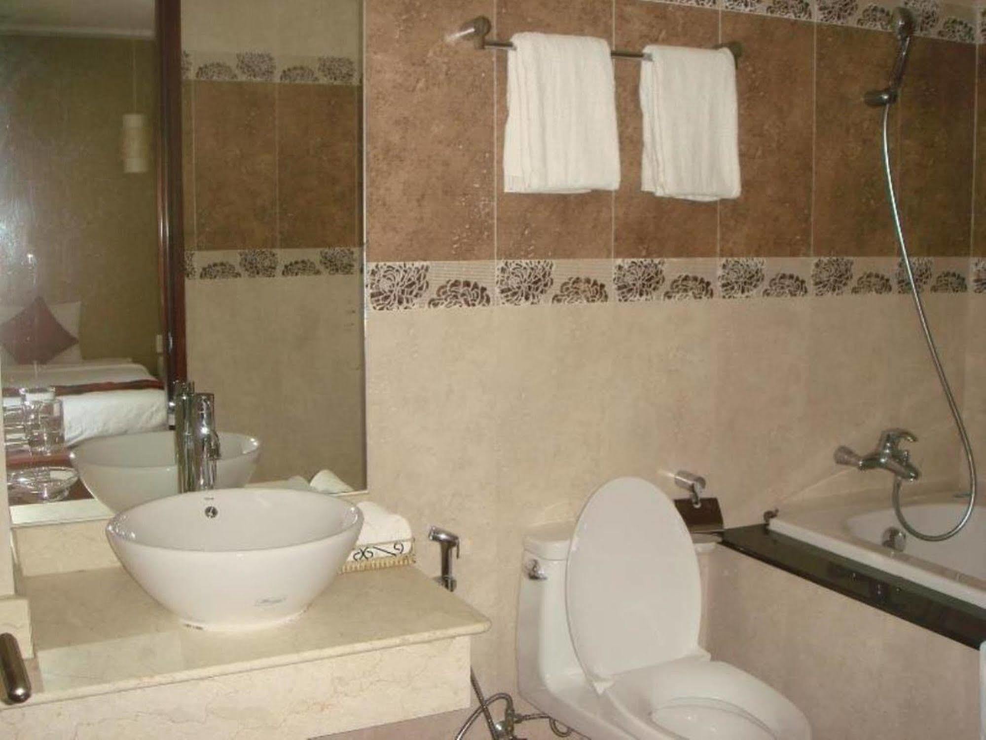 Trung Son Hotel Хошимин Екстериор снимка